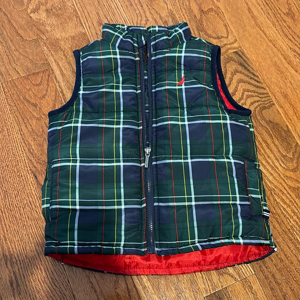 Boys green plaid buffer vest/jacket. Worn 1 time. Perfect for the holidays!